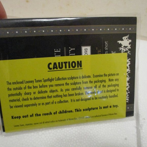 Goebel Looney Tunes Buggs Bunny & Elmer Fudd "Isn't she wovewe" LE COA Boxed - Picture 5 of 8